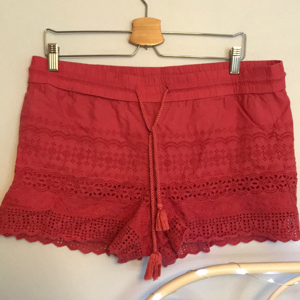 Loft pink crochet/eyelet pull on shorts L